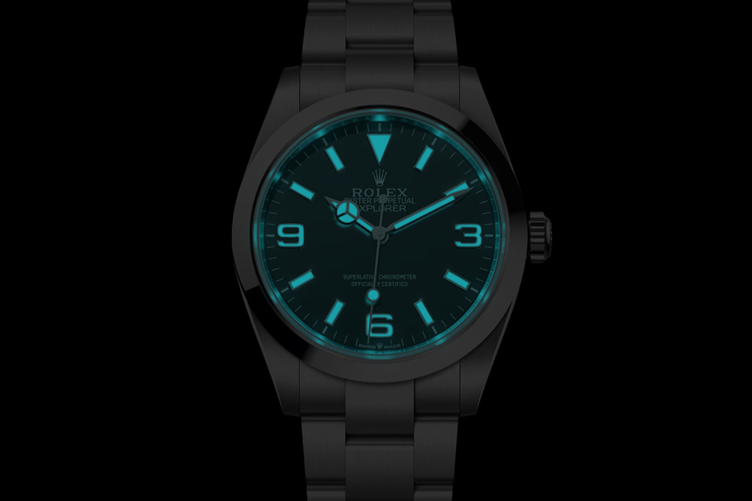Rolex Explorer 40 stainless steel with smooth bezel and black dial 224270 lume