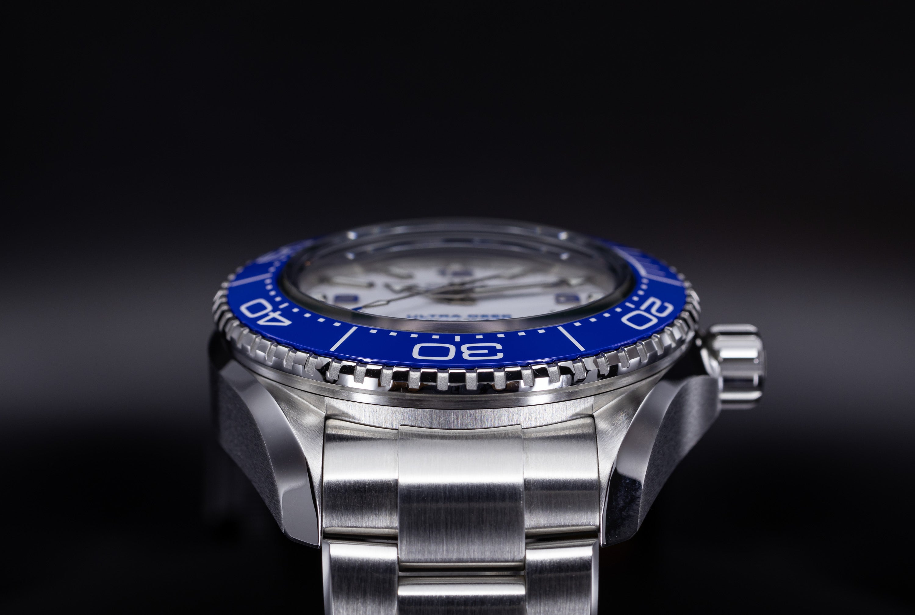 Omega Seamaster Planet Ocean Ultra Deep 6000M bottom lugs