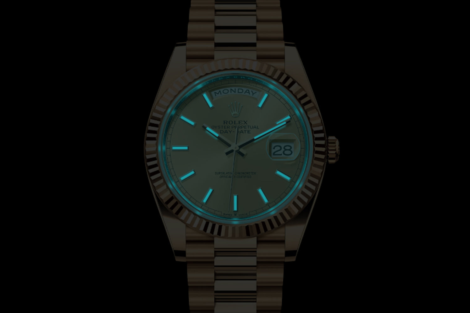 Rolex Day-Date 40 18K Yellow Gold with fluted bezel and Champagne Dial 228238 lume