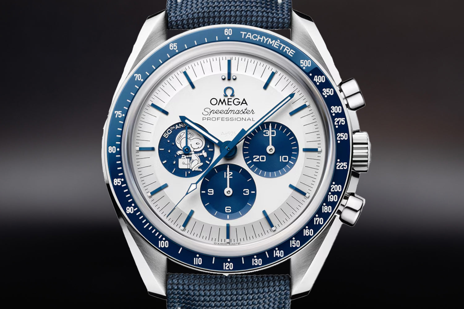 Omega Speedmaster Snoopy  Chronograph 310.32.42.50.02.001 with white dial and blue subdials with blue tachymeter bezel