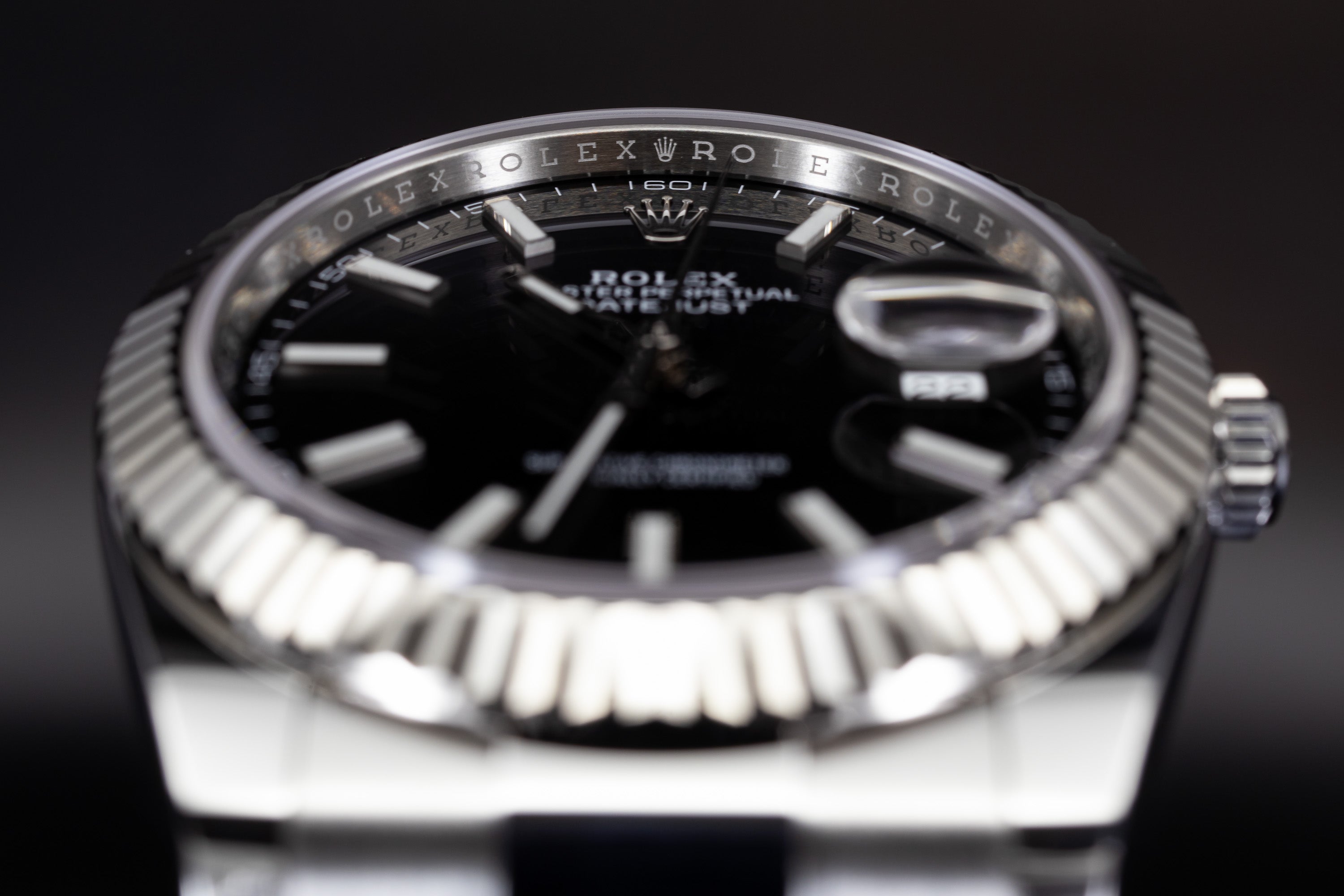 Rolex Datejust 41 126334 showing the "ROLEX" engraving on the rehaut