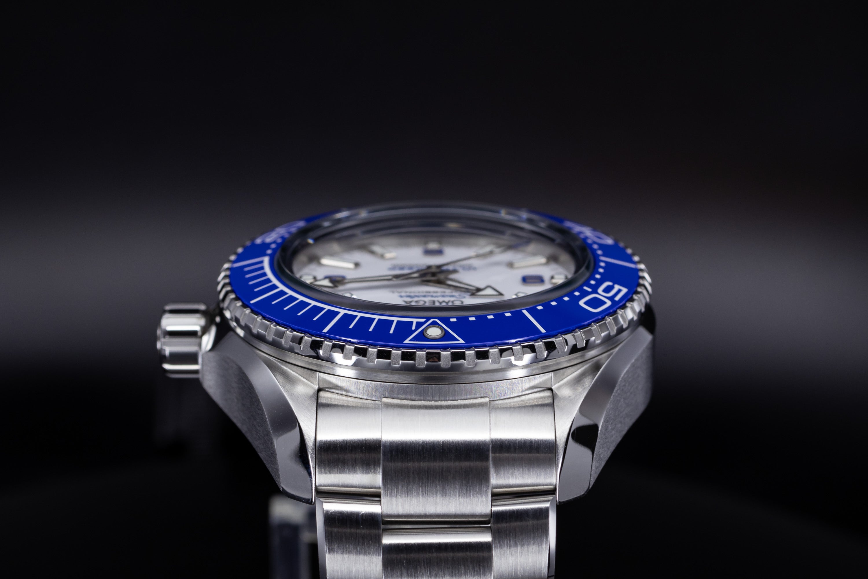 Omega Seamaster Planet Ocean Ultra Deep 6000M top lugs