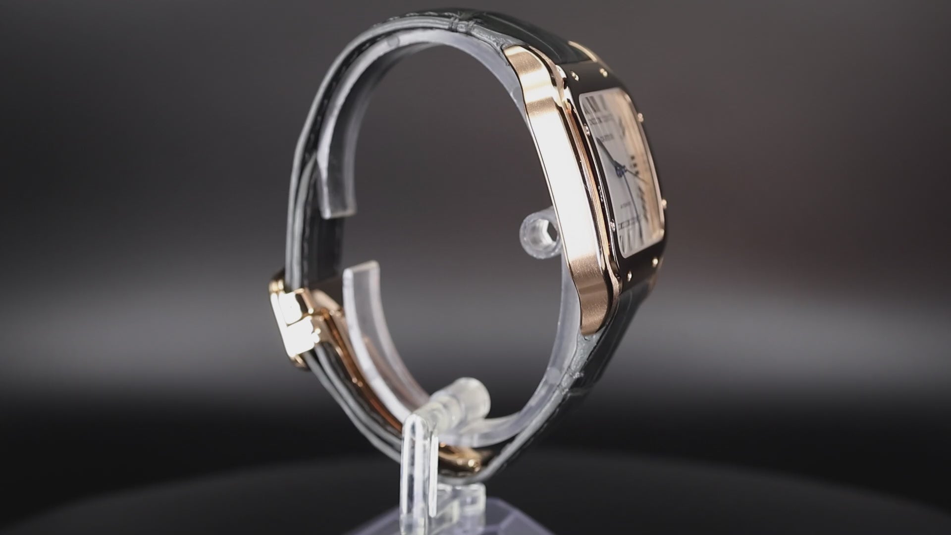 360 condition video of Cartier Santos de Cartier 18K Rose Gold silvered opaline dial with roman numerals and date aprature WGSA0011