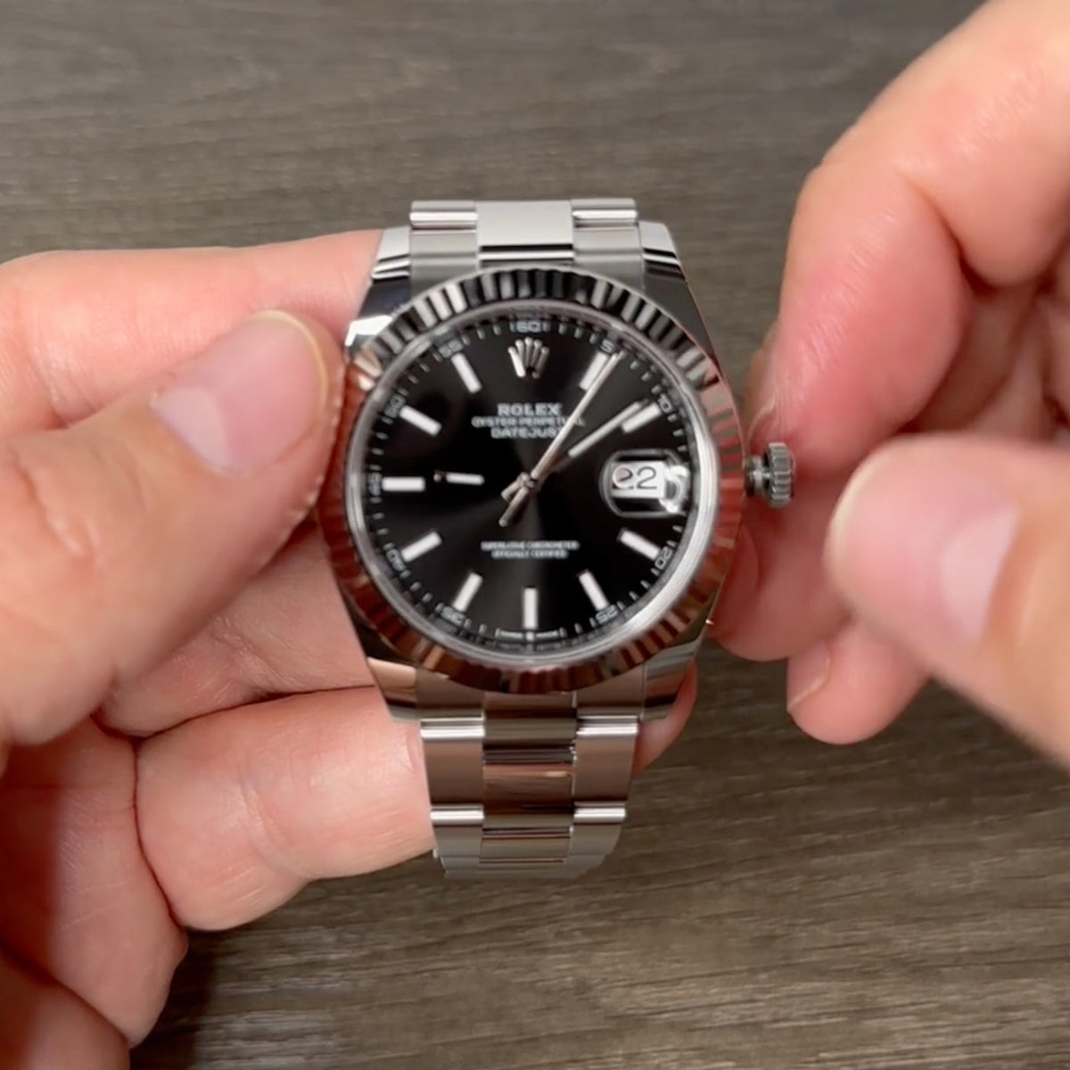 Inspecting the functionality and complications of a Rolex Datejust